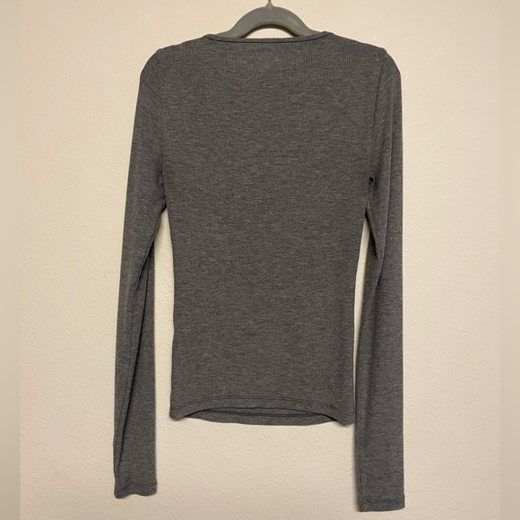 Abercrombie Long Sleeve Tee - Picture 2 of 3